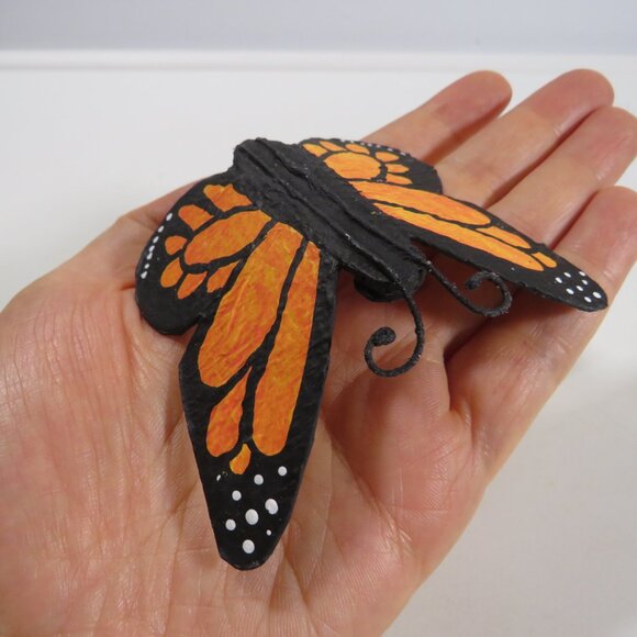 Monarch Butterfly accessory (fits on top of jars with miniatures inside) - Picture 2 of 4